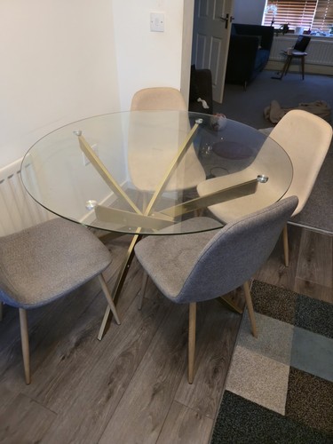 Round dining table - round,